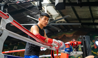 Zwei vietnamesische MuayThai-Kämpfer kämpfen um Meistertitel von WBC MuayThai