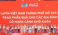 Ho-Chi-Minh-Stadt organisiert Tetfest für 1.000 junge Familien