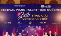 Acht junge Pianisten beim erweiterten Klavierwettbewerb für junge Talente ausgezeichnet