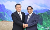Pham Minh Chinh trifft stellvertretenden Vorsitzenden des Ständigen Ausschusses des Nationalen Volkskongresses Chinas