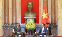 越南国家主席陈大光会见日越关系大使杉良太郎