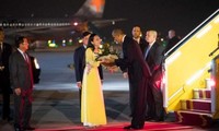  美国总统奥巴马开始对越南进行正式访问