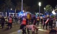 国际舆论谴责法国尼斯市恐怖袭击事件并对法国人民表示团结