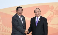 推动越南与柬埔寨合作关系发展
