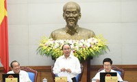 越南政府举行十月份工作例会