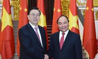 越南政府总理阮春福会见来访的中国全国人大常委会委员长张德江