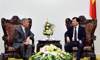 越南政府副总理郑庭勇会见欧盟环境、海洋事务和渔业委员卡梅奴·维拉