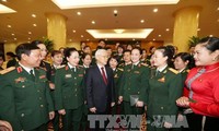 阮富仲会见出席第六次全国优秀女军人代表大会的优秀女军人代表团