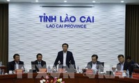 越南政府副总理王庭惠在老街省考察调研