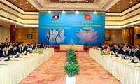老挝媒体高度评价越老政府间合作委员会第三十九次会议取得的成功