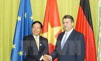 越南政府副总理兼外长范平明会见德国外长加布里尔