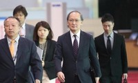 韩国和日本官员讨论朝鲜问题