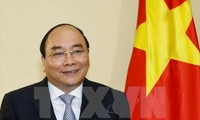越南政府总理阮春福呼吁中国香港企业投资基础设施建设