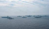 日本与美国在日本海进行联合军演