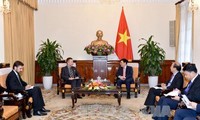 越南政府副总理兼外长范平明会见捷克驻越大使格雷普尔