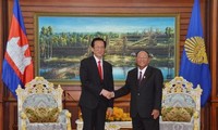 柬埔寨国会主席韩桑林：柬国会一向支持推动和发展柬越合作关系