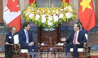 越南国家主席陈大光会见加拿大总理特鲁多
