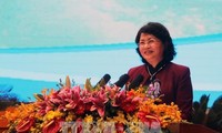 邓氏玉盛出席广宁省竞赛奖励工作总结会议