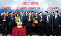 阮春福：越南石油天然气集团要继续有效生产经营 宣示国家主权
