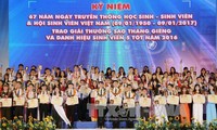 越南大学生协会举行 “五好大学生”表彰会暨“正月之星”奖颁奖仪式