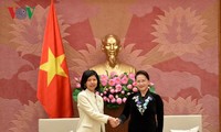 越南国会主席阮氏金银分别会见美国和加拿大驻越大使