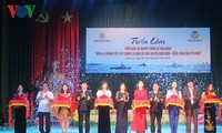 越南海洋岛屿展在山萝省举行