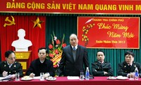 Vize-Premierminister Nguyen Xuan Phuc besucht das Bürger-Parteibüro