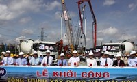 Vize-Premierminister Hai nimmt an dem Baubeginn der Brücke Sai Gon 2 teil