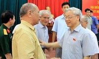 KPV-Generalsekretär trifft Wähler einiger Stadtviertel in Hanoi