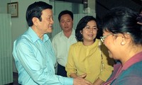 Staatspräsident trifft Wähler des Stadtviertels 4 in Ho Chi Minh Stadt