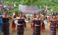 Tung tung da da - Der traditionelle Tanz der ethnischen Minderheit Co Tu