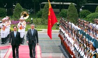 Premierminister Vietnams und Singapurs beraten Zusammenarbeit beider Länder und mit ASEAN