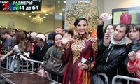 Vietnamesische „Ao Dai“ hinterlässt positiven Eindruck bei der Miss-Universe-Wahl 2013 