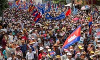 Opposition in Kambodscha stoppt Demonstrationen vorläufig