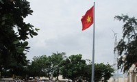 Hissen der Fahne zum Neujahr auf Truong Sa