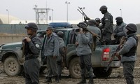 Afghanistan: Taliban greifen Flughafen in Kabul und US-Stützpunkt an
