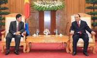 Vizepremierminister Nguyen Xuan Phuc empfängt Bürgermeister von Vientiane