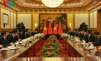 Staatspräsident Truong Tan Sang trifft Staats- und Regierungschefs der APEC-Länder