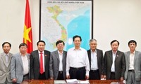 Premierminister Nguyen Tan Dung trifft Provinzleitung von Quang Tri