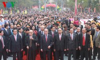 Parlamentspräsident Nguyen Sinh Hung nimmt an der Feier zum 226. Jahrestag des Sieges Ngoc Hoi teil