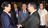 Premierminister Nguyen Tan Dung gibt Empfang für Teilnehmer der IPU-132