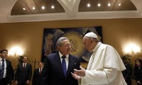 Papst Franziskus I empfängt Kubas Staatspräsident Raul Castro