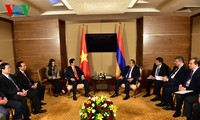 Premierminister Nguyen Tan Dung führt Gespräche mit Regierungschefs der Eurasischen Wirtschaftsunion