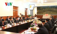 Kambodschas Spitzenpolitiker empfangen Delegation der KPV