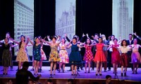 Broadway-Musicals nach Vietnam bringen