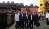 Laos Premierminister besucht die Altstadt von Hoi An