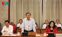 Politbüro gibt Meinungen zur Vorbereitung der Parteisitzung von Hanoi ab