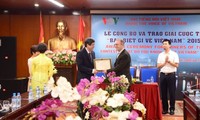 VOV überreicht Preise des Wettbewerbs „Was wissen Sie über Vietnam?“