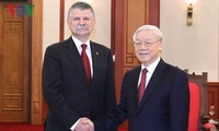 KPV-Generalsekretär Nguyen Phu Trong trifft Ungarns Parlamentspräsident László Kövér