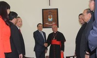 Stadtbehörden Hanois beglückwünschen Erzbischof und Katholiken zu Weihnachten